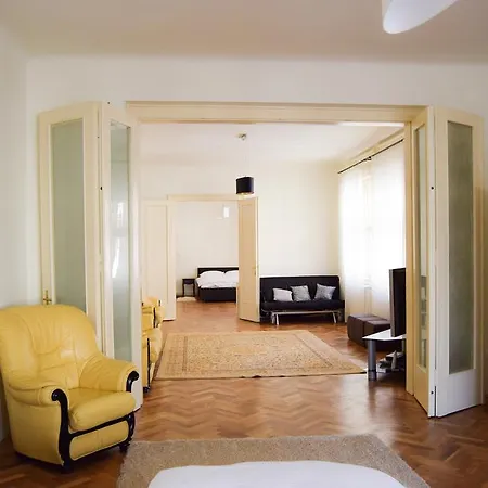 Museum Square Cluj-napoca Apartament *